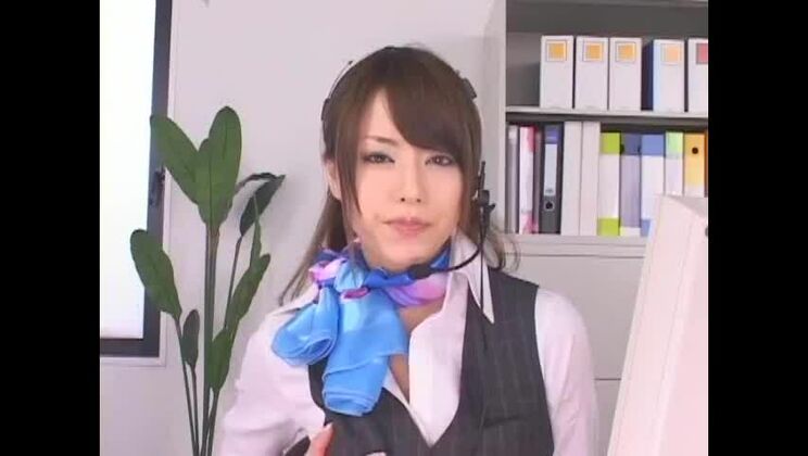 Самая горячая японская проститутка Акихо Ёсидзава в клипе "Безумная девушка в одиночку, офисное порно"