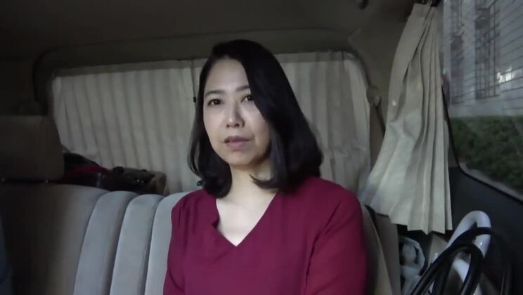 Отличный порноролик с безумной MILF, который поработит ваш разум.