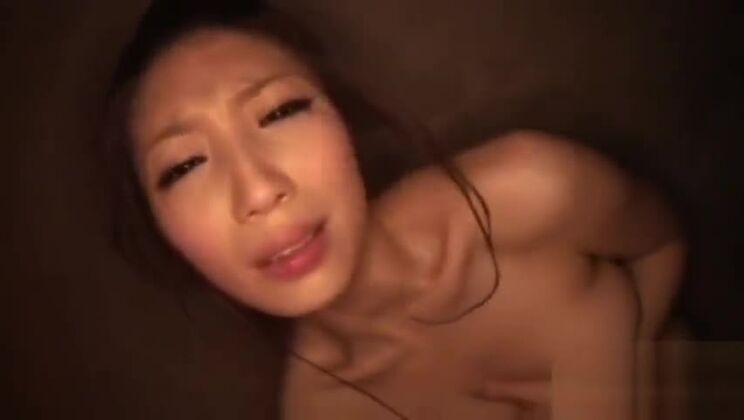 Волосатая японская девушка любит трахаться, часть 5