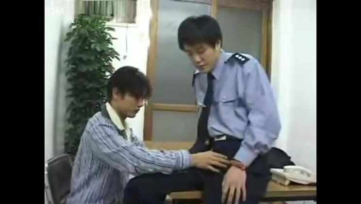 Фантастическая японская шлюха в потрясающей сцене из японского порно, это просто восхитительно!