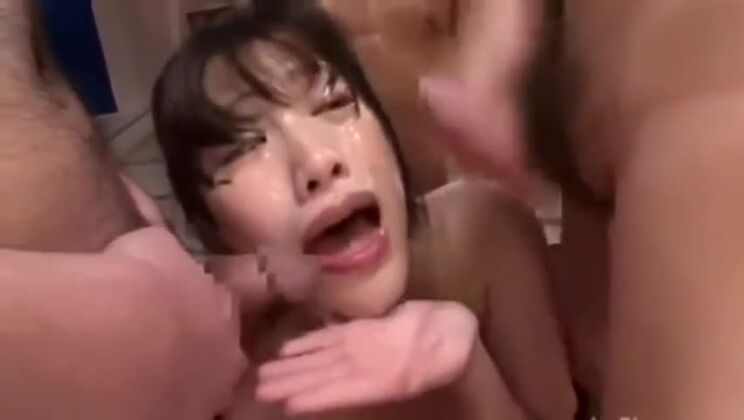 Японская девушка получает букаке 6