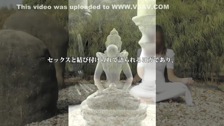 Потрясающая японская девушка в невероятном HD-фильме JAV.