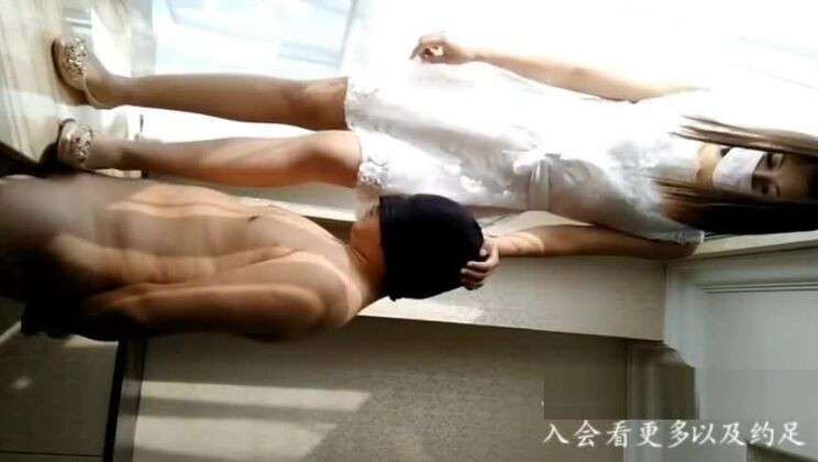 КИТАЙСКИЙ ФУТДЖОБ学姐阳台丝袜踩JJ,射了好多