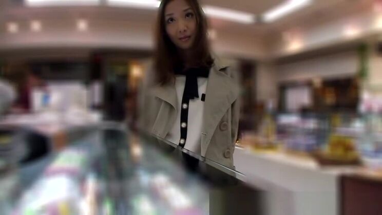 Японская девушка-подросток жестко трахается в домашнем видео