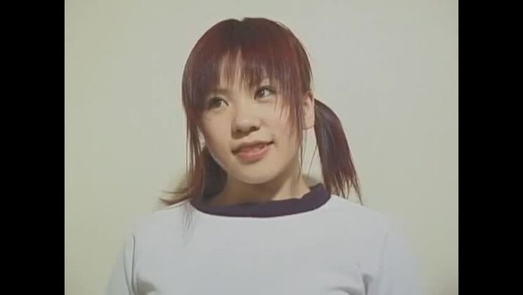 Экзотическая японская девушка Юи Томоэ в откровенной японской порносцене.