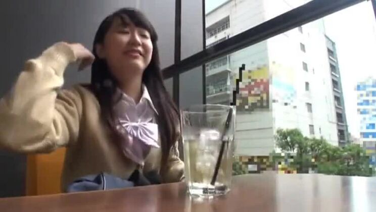 Дикая японская девчонка в горячей сцене из японского порно, взгляните!