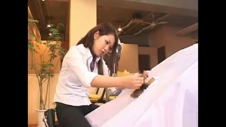 Японская AV-модель.