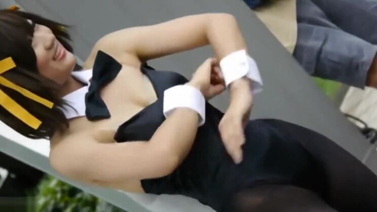 Японская сексуальная косплей-вечеринка