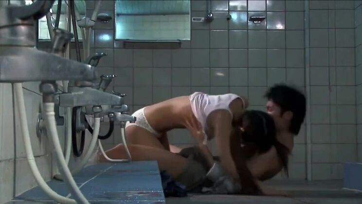 Кореец делится всеми своими горячими сексуальными встречами.