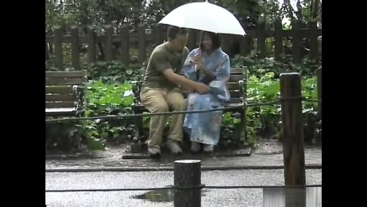 Самая горячая японская проститутка на сайте Horny Outdoor, сцена косплея в жанре JAV.