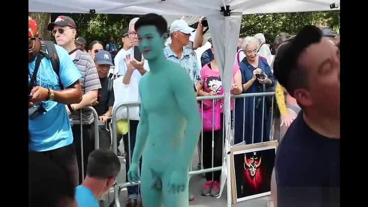 Красивый японский парень в Нью-Йорке :)