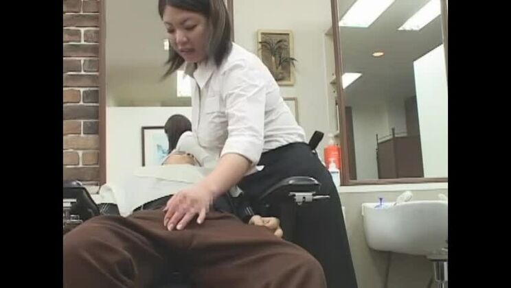 Невероятная японская шлюха в потрясающем минете, видео с маленькой грудью.