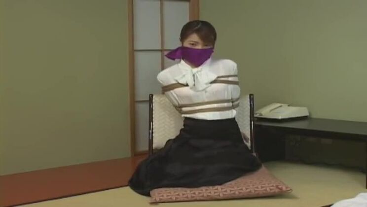 Отличная сцена XXX с элементами бондажа, посмотрите!