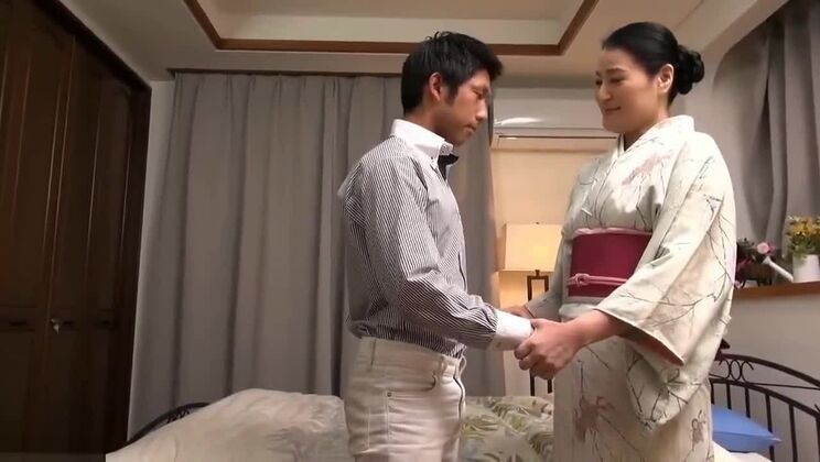 Лучшая японская девушка в уникальном JAV-видео с анальным сексом/анару, минетом/ферой.