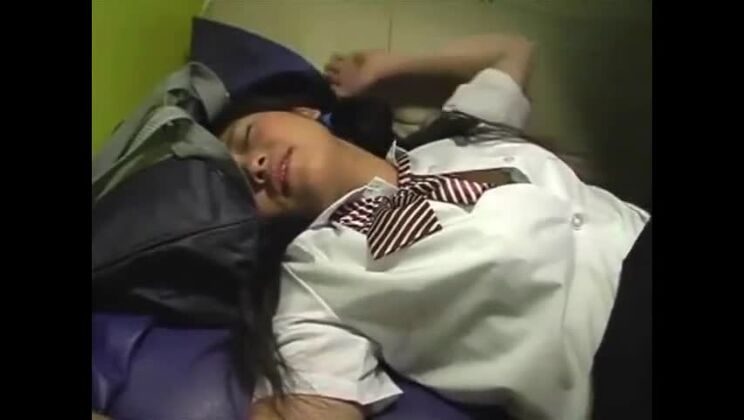 Потрясающая японская проститутка в эксклюзивном JAV-ролике специально для вас.