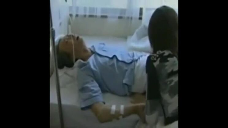 Женщины изменяют госпитализированному мужу.