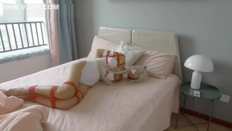 Китайский косплей-бондаж