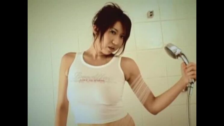 Лучшая японская девушка в потрясающем минете и групповом сексе (JAV-клип)