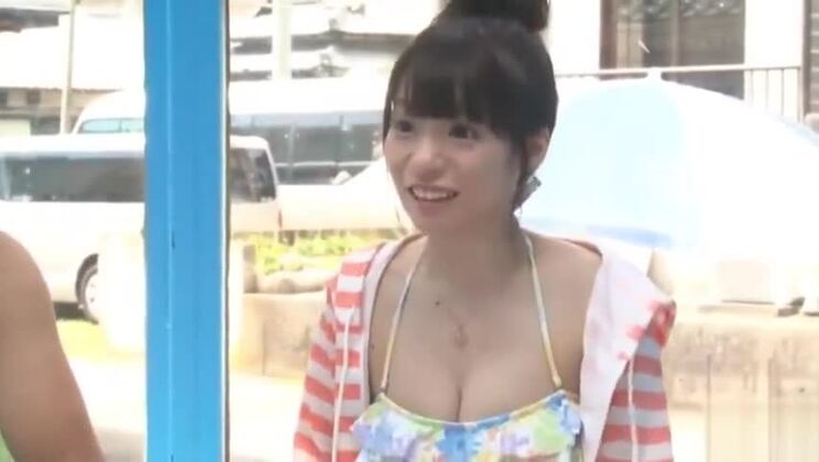 Безумное порно видео. Красотка смотрит шоу.