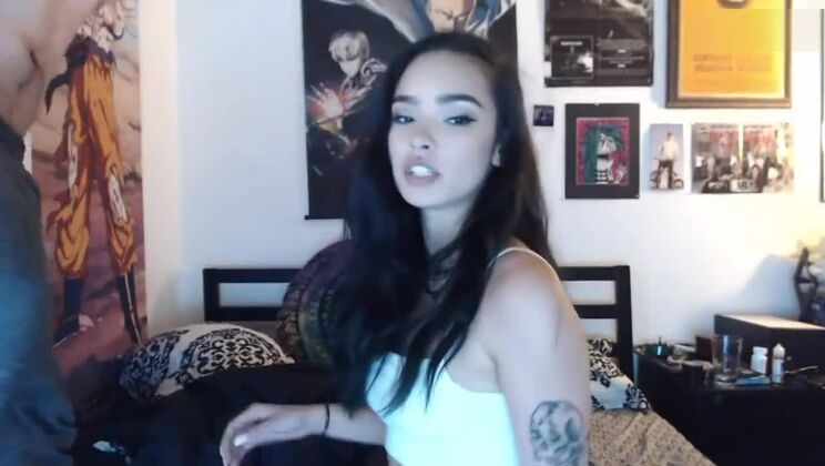 азиатская девушка