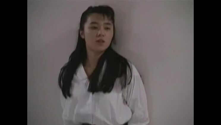 Сумасшедшая японская девушка Мирей Асаока в порнографическом видеоролике JAV.