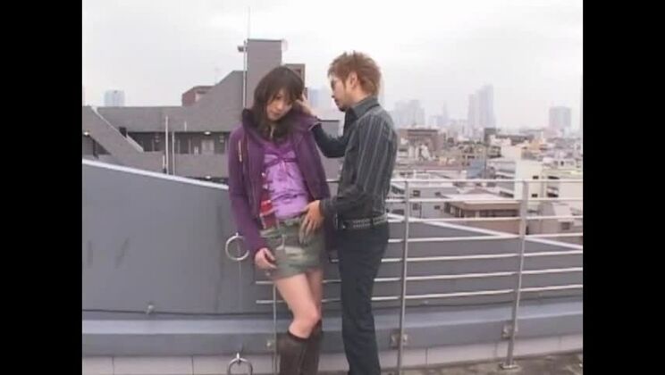 Лучшая японская модель в невероятном любительском порнофильме на открытом воздухе.