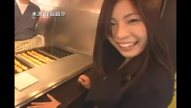 Великолепная японская проститутка Минори Хацунэ в эротическом японском порнофильме.