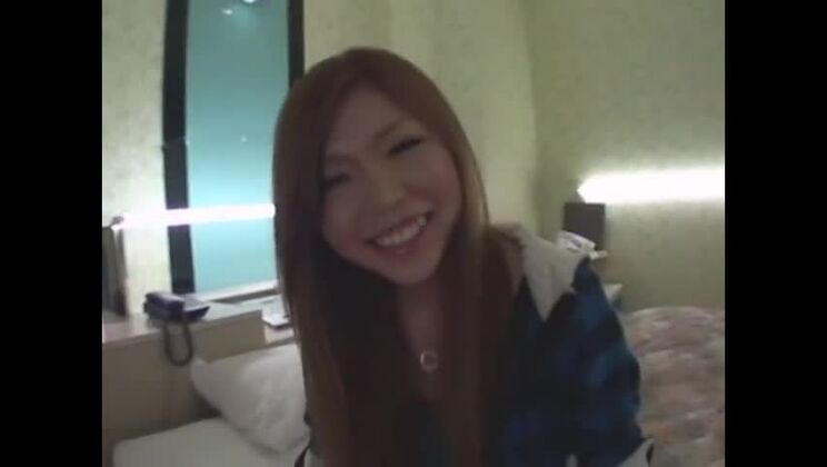 Невероятная японская девушка Дзюри Саваки, Кокоми Нарусэ в самом горячем минете, любительский JAV-клип.