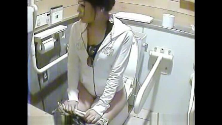 Гоночная трасса Женский туалет