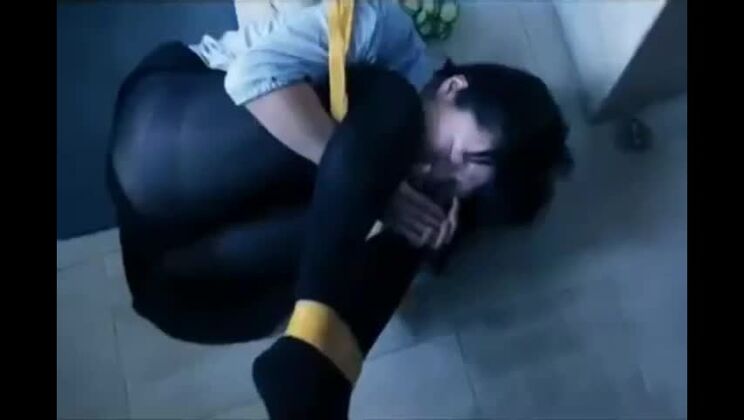 Неизвестный старый школьный бондаж