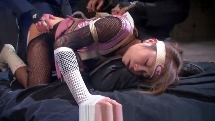 Японская ниндзя Сумире Мацу была изнасилована и стала рабыней (без цензуры).