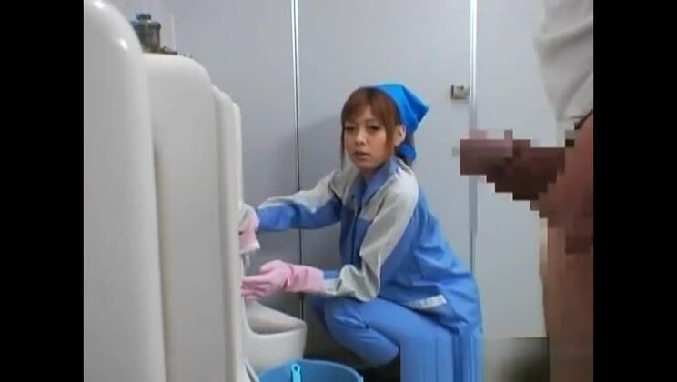 Красивая работница по техническому обслуживанию, часть 4