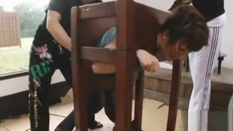 Бондажное наказание для горячих красоток.