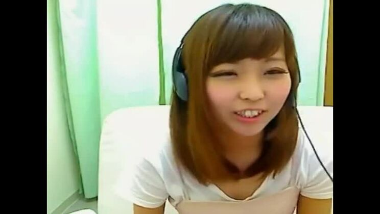 Дикая японская шлюха. Смотрите JAV-фильм, это потрясающе.