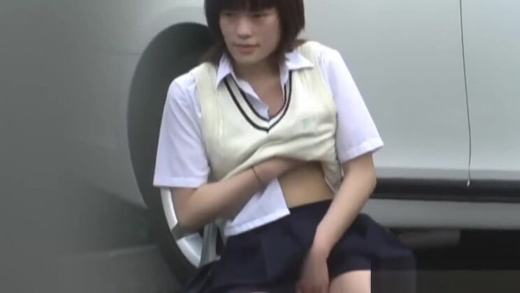 Японская девушка-подросток в вагине