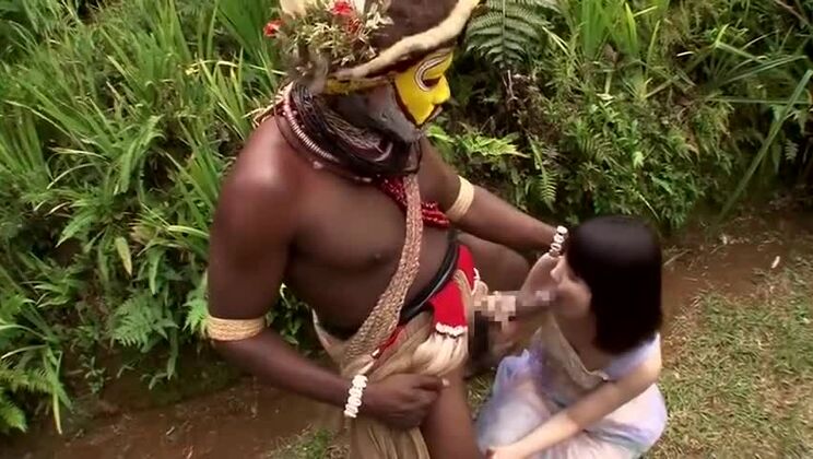 Невероятная восточная юная распутница Канон Тачибана доводит парня до эякуляции прямо из дома.