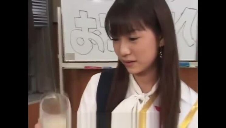 Буккаке азиатская шлюха, любящая сперму