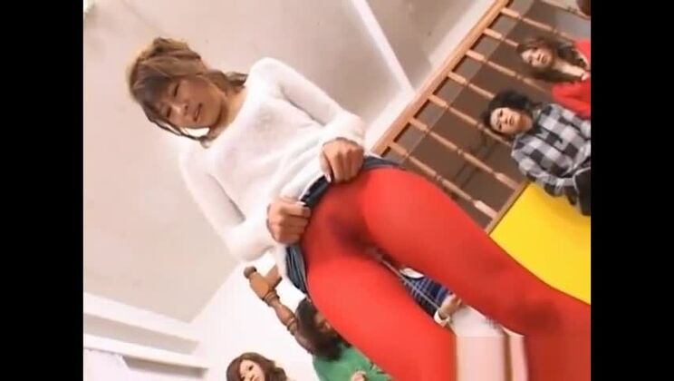 Азиатские куклы получают уроки в своей сексуальной части 2.