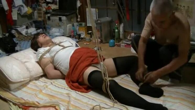 Фудзико из Very M и похотливой учительницы бондажа.