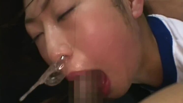 Японская школьница, глубокий минет 03