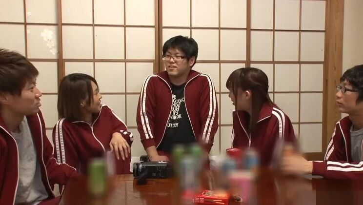 Лучшая японская шлюха в самом безумном JAV-видео, это потрясающе.