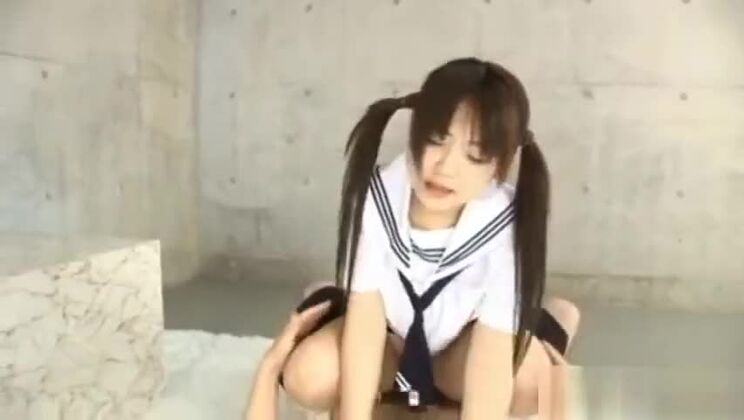 Азиатская красотка проходит инициацию в 4-ю часть.