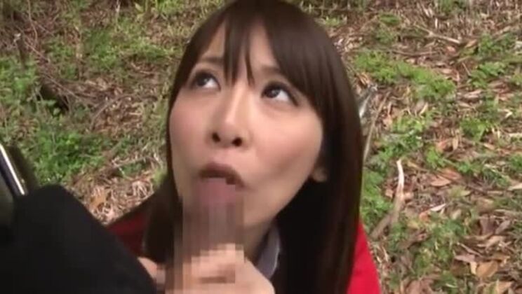 Японская порнозвезда — зрелая женщина, умеющая делать минет.