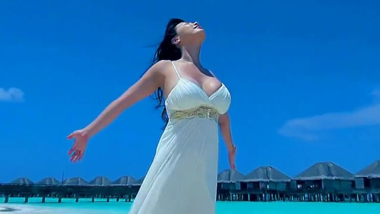 Сияй, ты, безумная скандалистка...