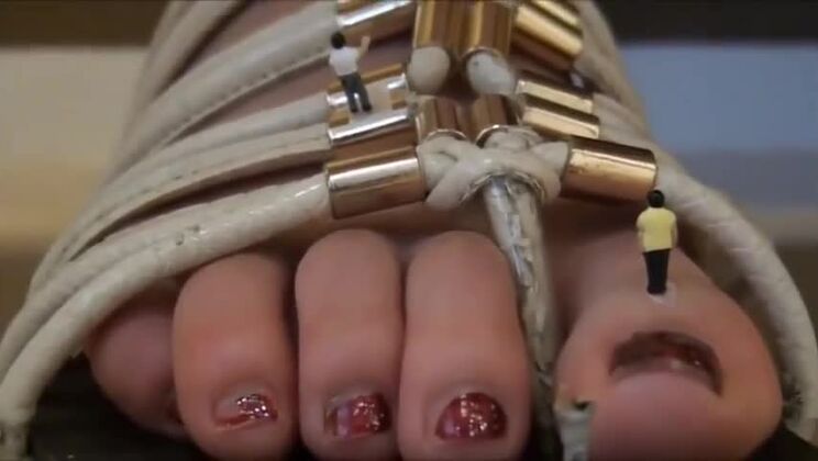 Годзилла!!! (Расистский подтекст намеренно)