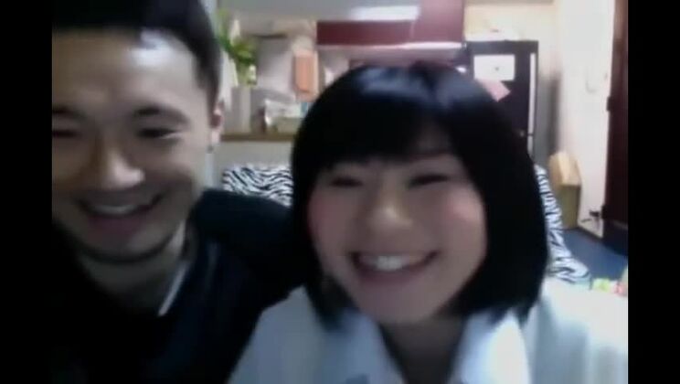 Японская девушка в сцене из японского порно.