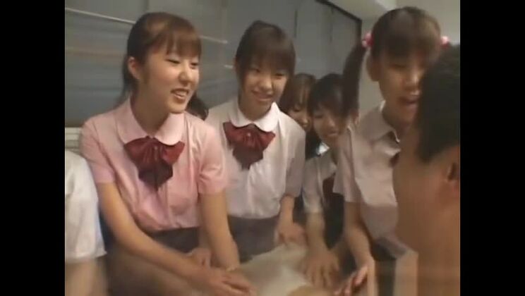 Откровенные ласки доставляют удовольствие.