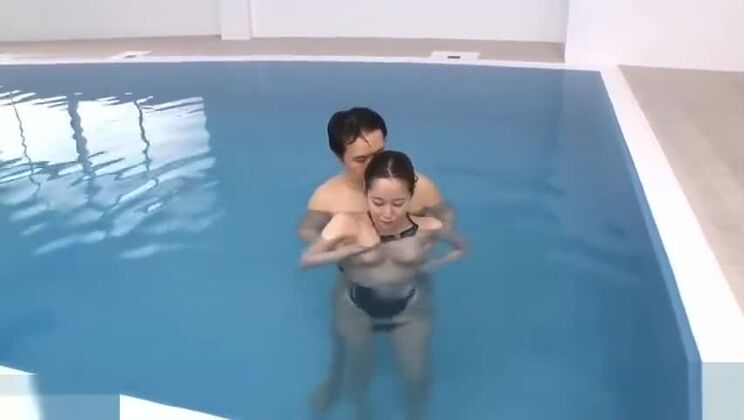 Экзотический XXX фильм. Большие сиськи, самые дикие, какие только можно себе представить.