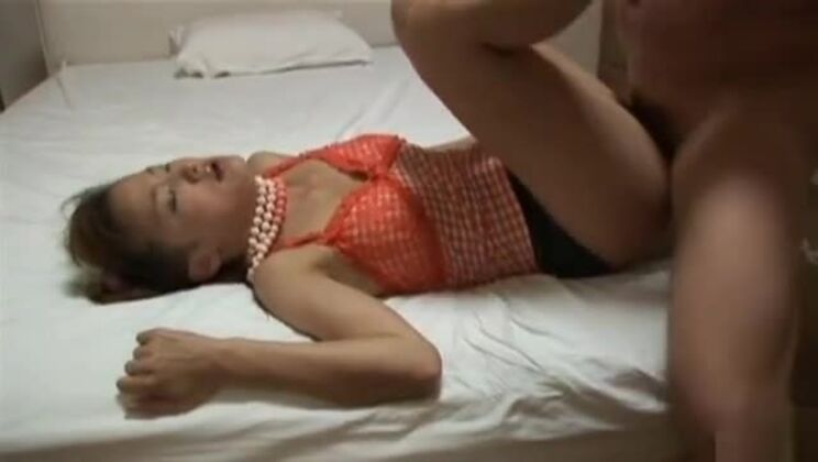 Сейра Такахаши, очаровательная азиатская куколка с сочной гладкой вагиной